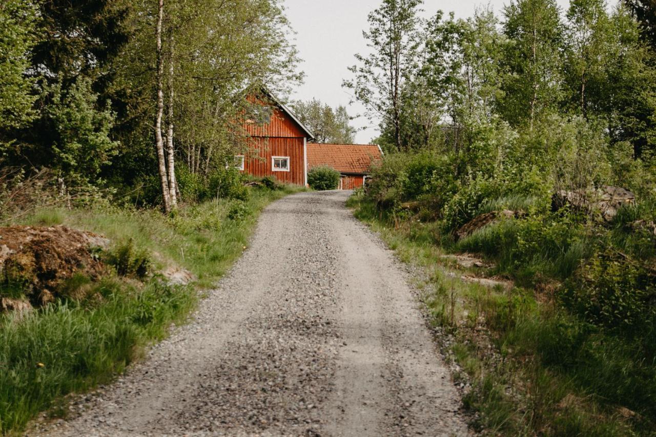 En Lantlig Idyll Med Skogen Precis Utanfoer Doerren! Villa Ullared Luaran gambar